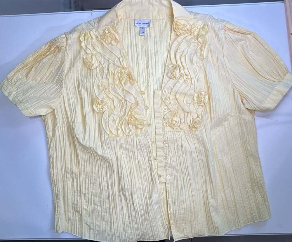 Harve Benard Button-Up Blouse Size L Yellow Ruffle Rose Applique